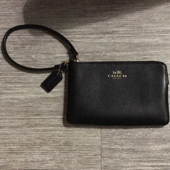 Black leather coach wristlet corner zip - Picture 1 of 5